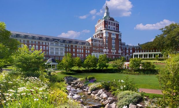 How to Build a Simple Travel Guide Readers Love